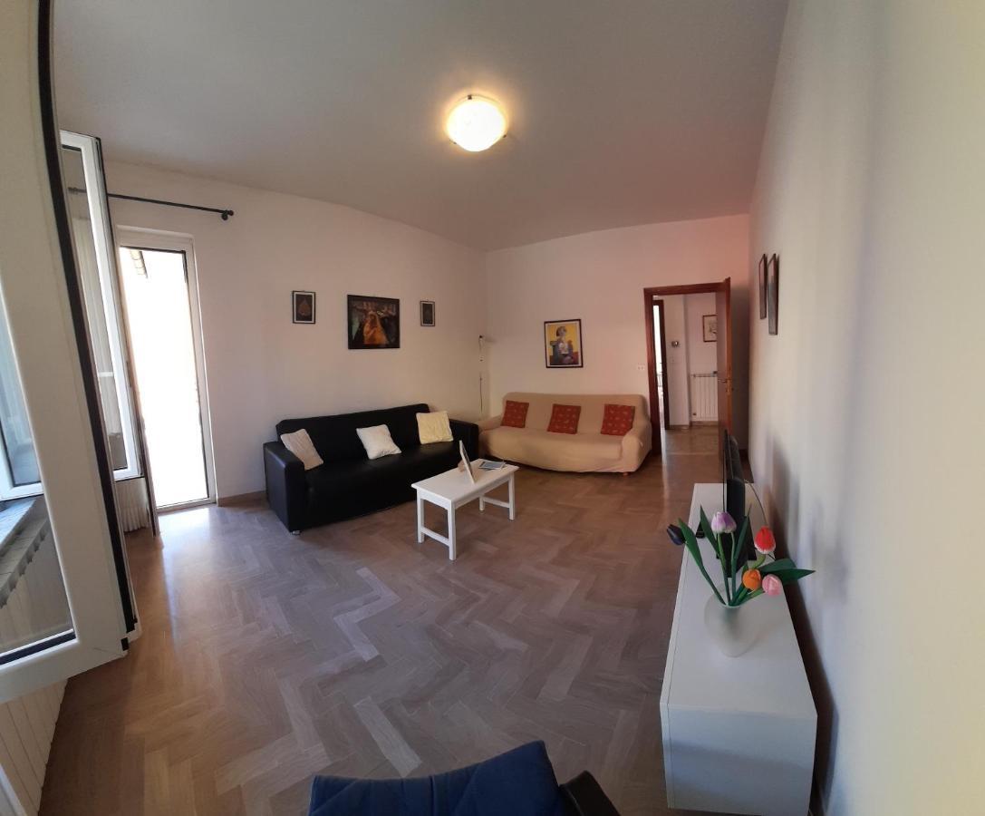 Casa Gina Secondo Piano Con Ascensore E Parcheggio Леванто Экстерьер фото