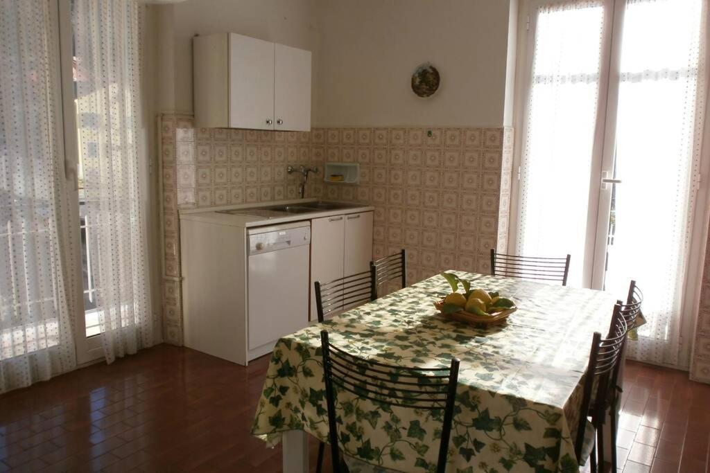 Casa Gina Secondo Piano Con Ascensore E Parcheggio Леванто Экстерьер фото