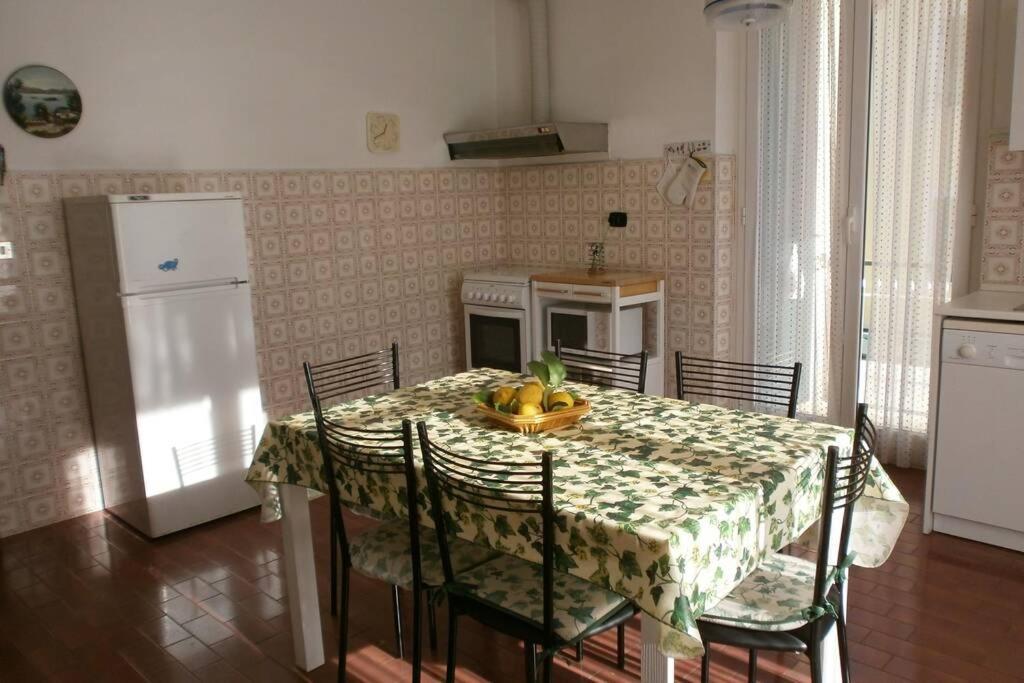Casa Gina Secondo Piano Con Ascensore E Parcheggio Леванто Экстерьер фото